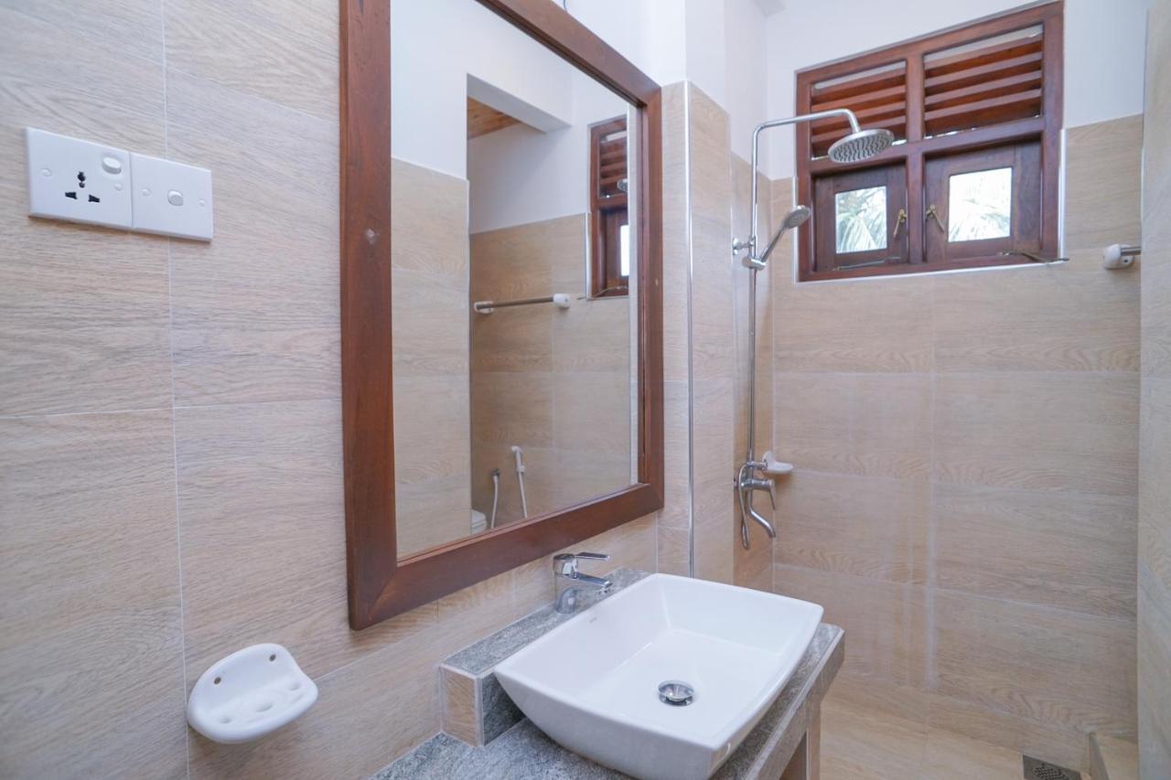 מיריסה Surf Sea Breeze Apartments מראה חיצוני תמונה